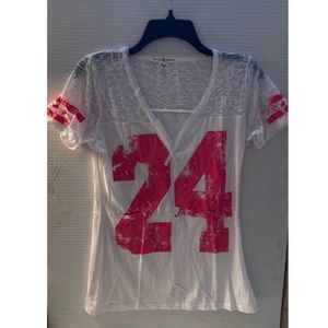 Derek Heart T-shirt Size Medium